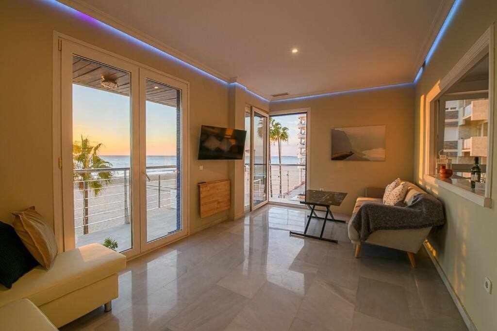 Preciado Apartamento Con Vistas Frontales Al Mar كاديز المظهر الخارجي الصورة