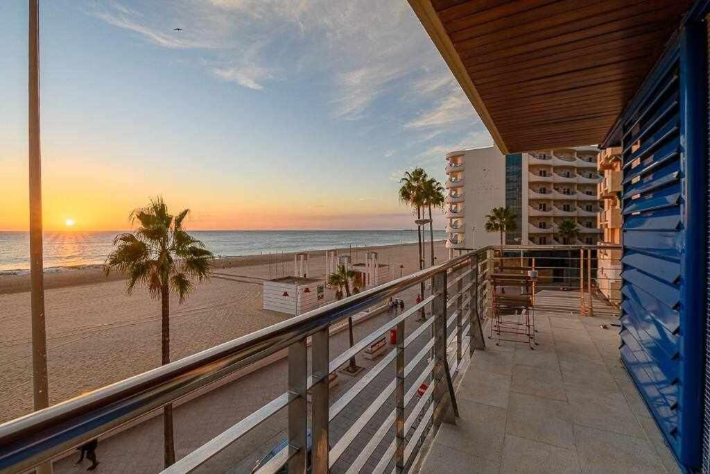 Preciado Apartamento Con Vistas Frontales Al Mar كاديز المظهر الخارجي الصورة