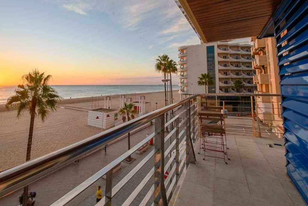 Preciado Apartamento Con Vistas Frontales Al Mar كاديز المظهر الخارجي الصورة